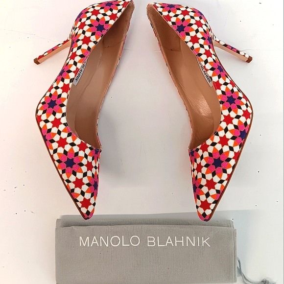 Manolo Blahnik Women's Pointed BB Linen Stiletto Pumps - EU37/US7 - Picture 6 of 12